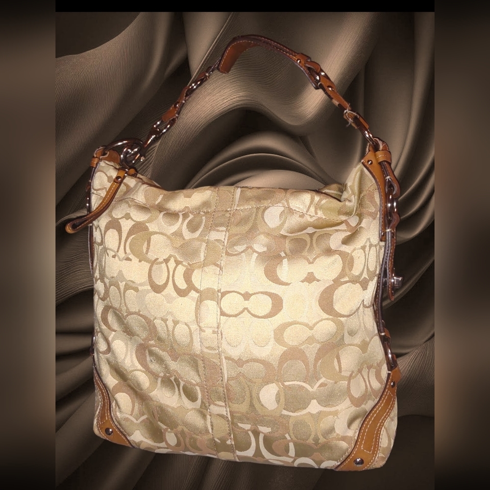 Beautiful Coach Tote - Picture 8 of 13